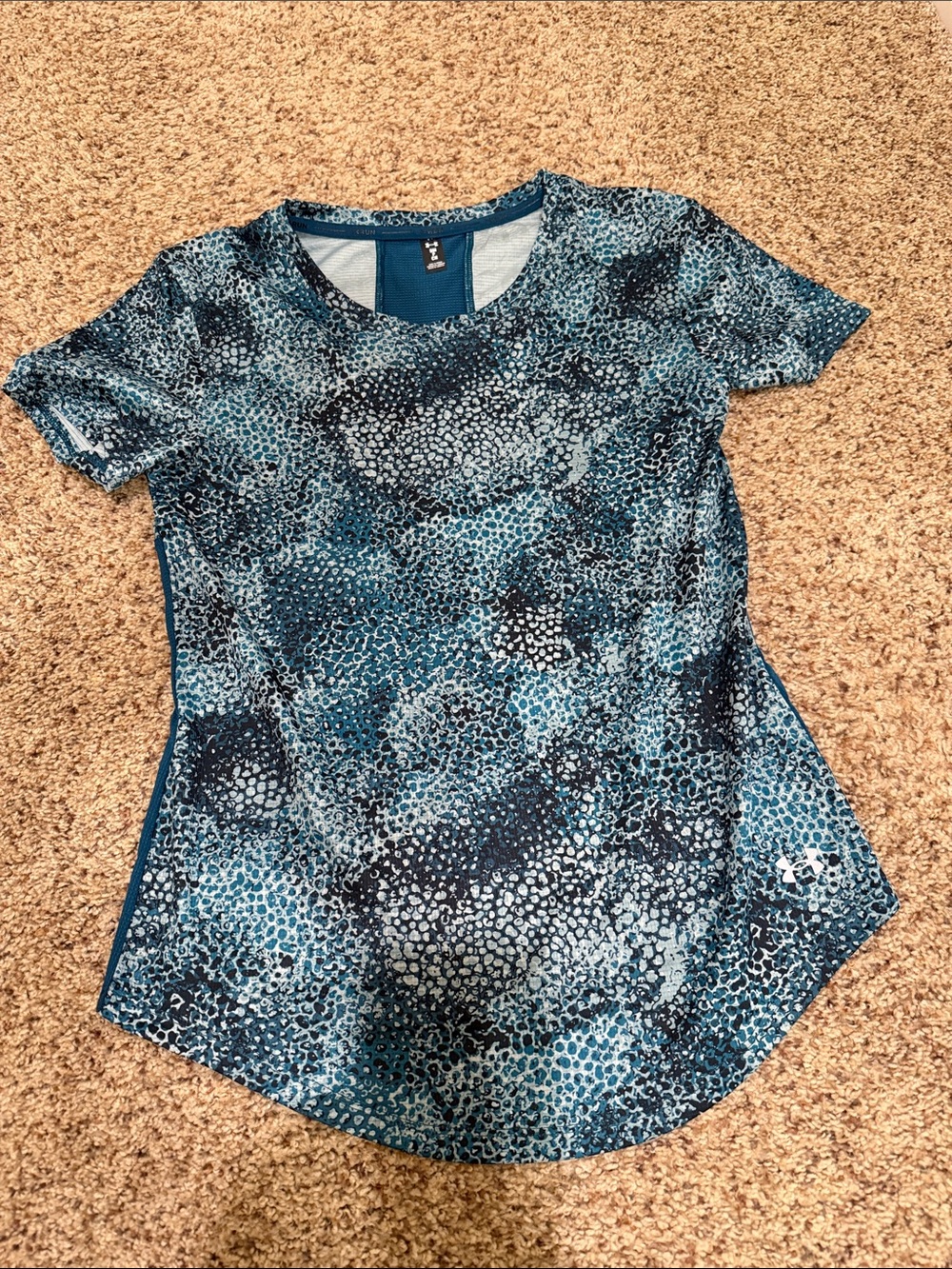 Under Armor Women’s Short Sleeve Performance Tee in Teal Print